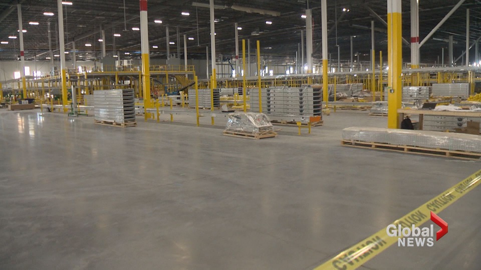 Click to play video: 'Amazon fulfillment centre construction on schedule'